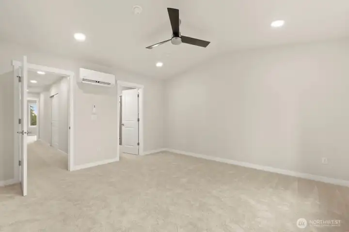 Photographs are for illustrative purposes only. Features, finishes, interior/exterior colors, landscaping and floorplan shown may vary from actual homes built.