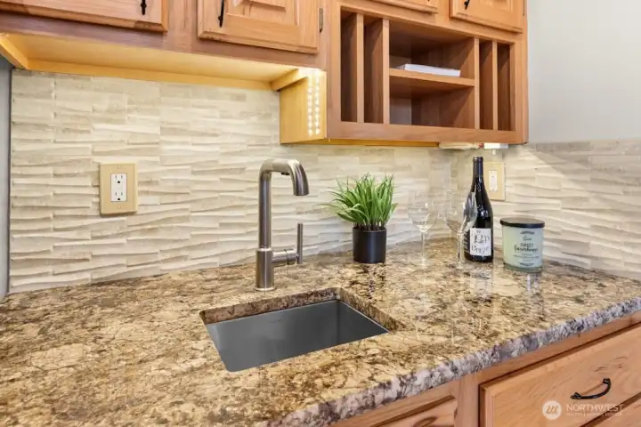 Wet bar/Coffee bar area