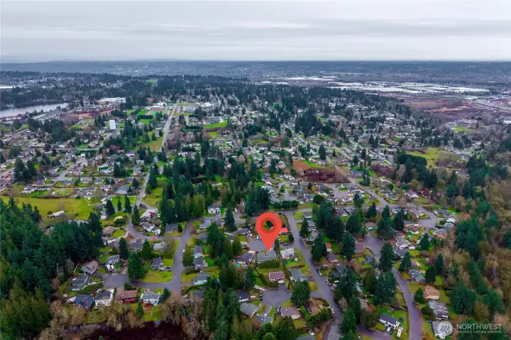 Enjoy being close to commuter routes, conveniences, and the Fife School District!