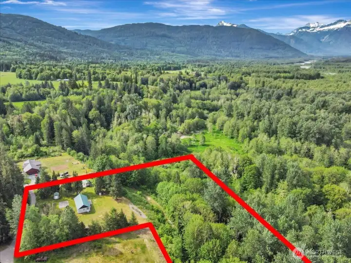 Property Lines are approximate.