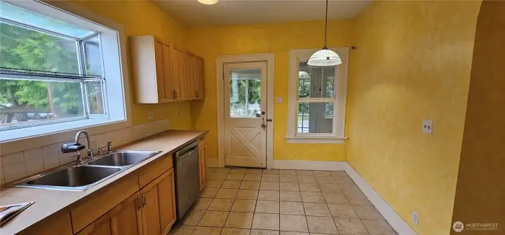 Dining area and door to the atrium.