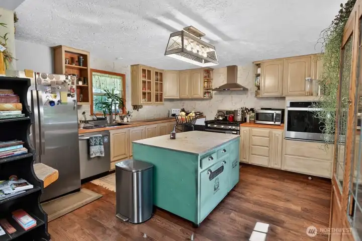 Spacious Kitchen
