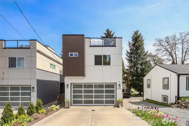 Front with garden space.