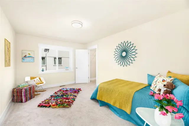 Second bedroom.