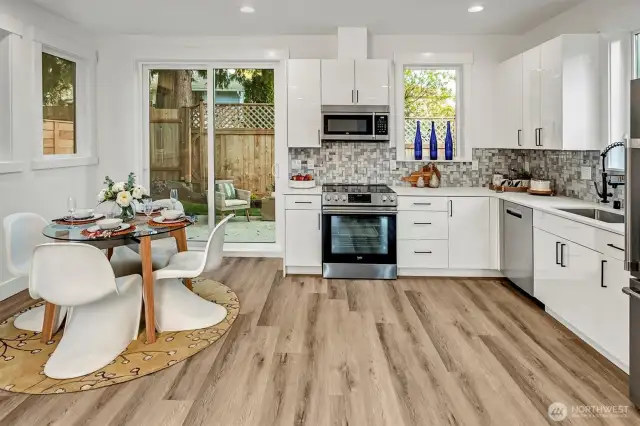 Beautiful & spacious kitchen