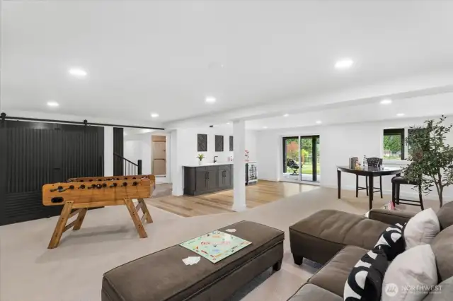 Huge bonus/rec room for all of your family gatherings.
