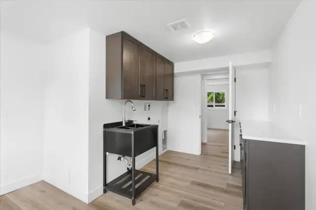 Large Laundry/Mud room with Utility Sink