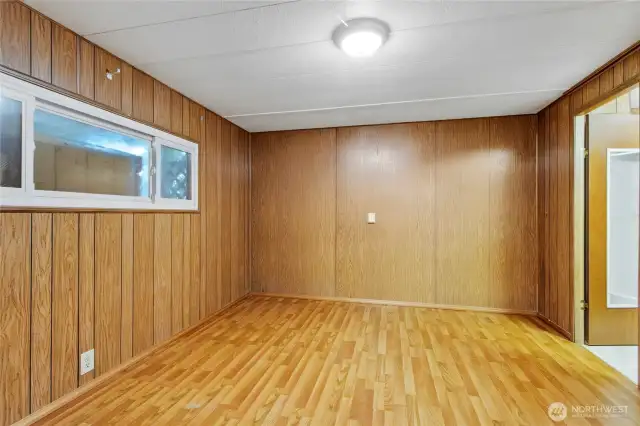 Primary bedroom w/en suite