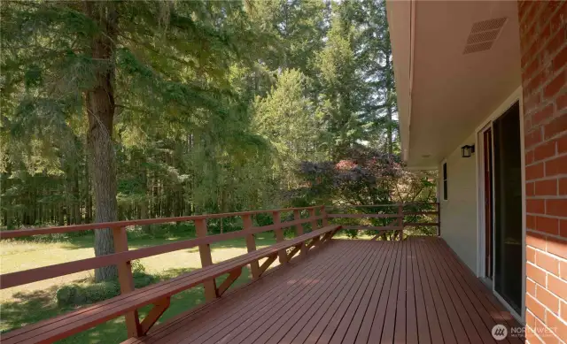 Large deck for entertaining.