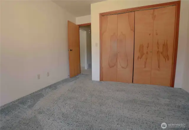 Second bedroom.