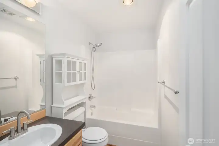 Full bathroom across from 2nd bedroom