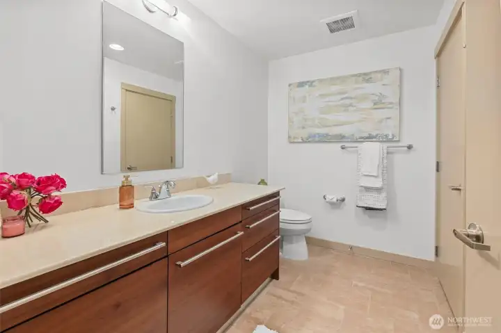 Guest full bathroom right off of guest bedroom