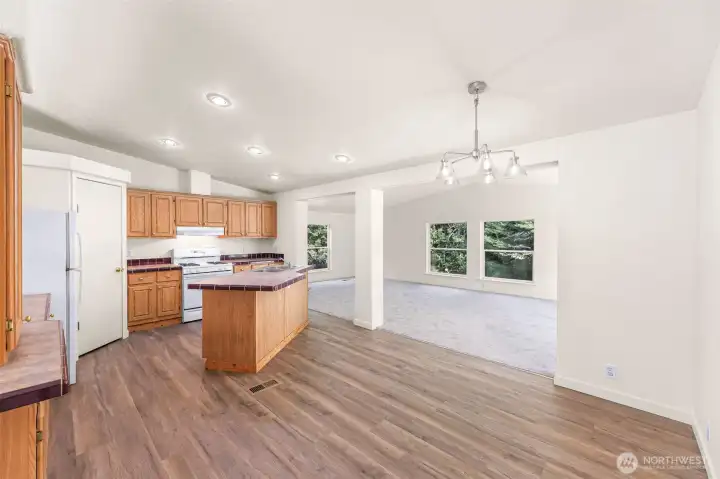 Centrally located kitchen and dining area