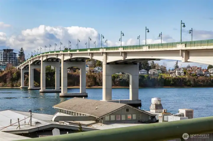 Welcome to charming Manette