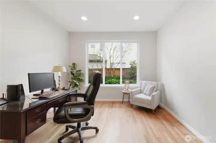 Spacious & Bright Home Office