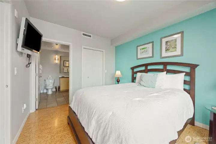 Primary ensuite with view deck