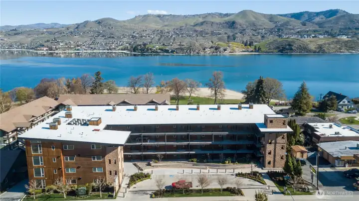 Drone footage of Chelan Resort Suites