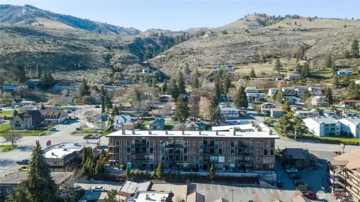 Drone footage of Chelan Resort Suites