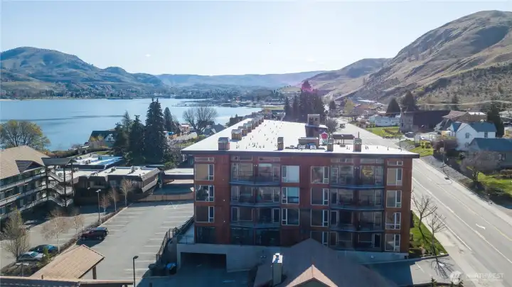 Drone footage of Chelan Resort Suites