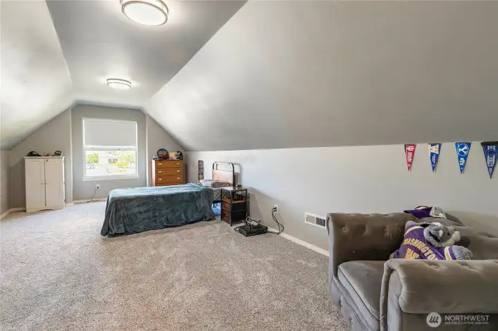 Bonus Room upstairs Bonus Room upstairs