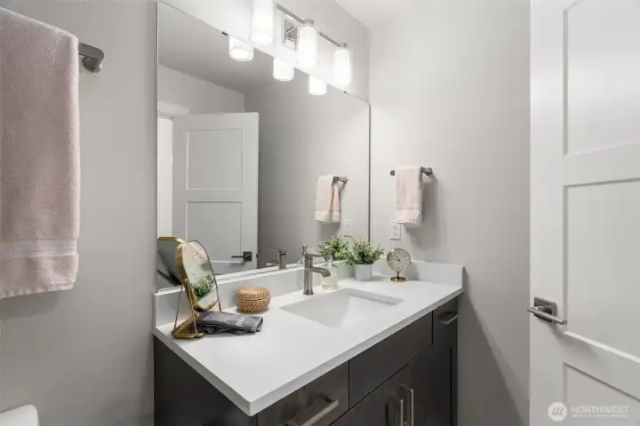 Junior primary 3/4 ensuite