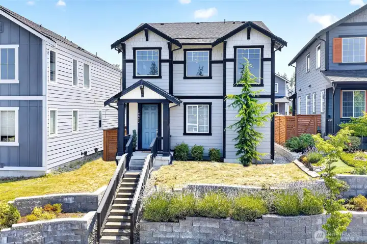 Located within the Sumner-Bonney Lake School District, this beautifully maintained Azure Homes resale makes an unforgettable first impression. Located within the Sumner-Bonney Lake School District, this beautifully maintained Azure Homes resale makes an unforgettable first impression.