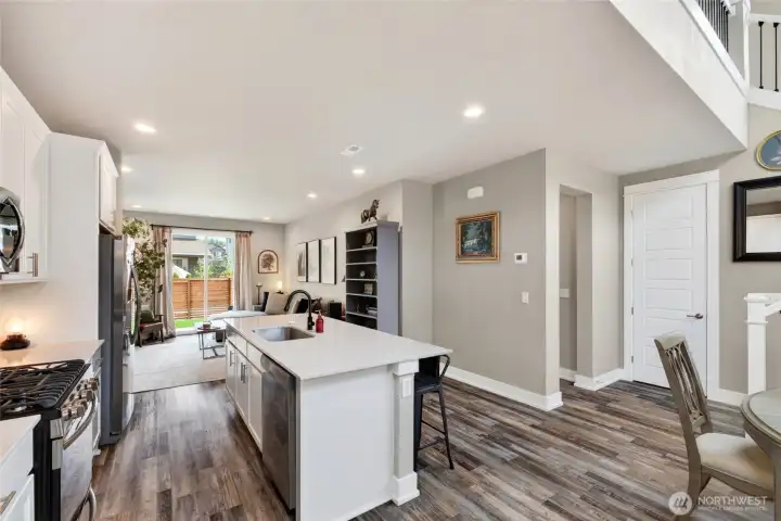 The thoughtfully designed, open-concept layout feels both elegant & inviting. The thoughtfully designed, open-concept layout feels both elegant & inviting.