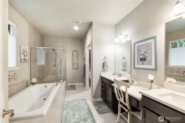 Luxurious Primary Bathroom