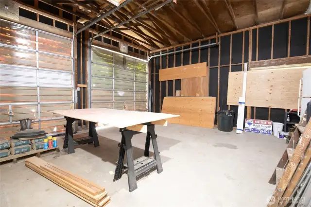 Garage/Shop Storage & Work Space