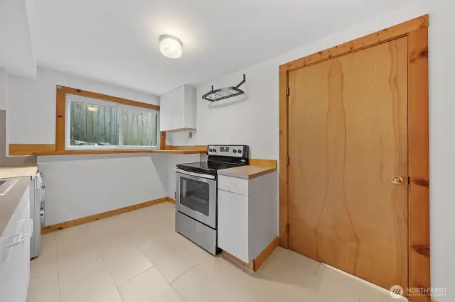 Downstairs 2nd kitchen~