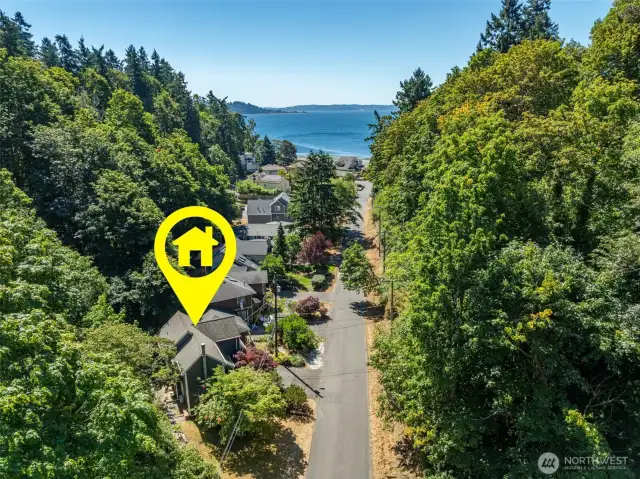 Fantastic location, close to the airport, shopping, restaurants and schools!