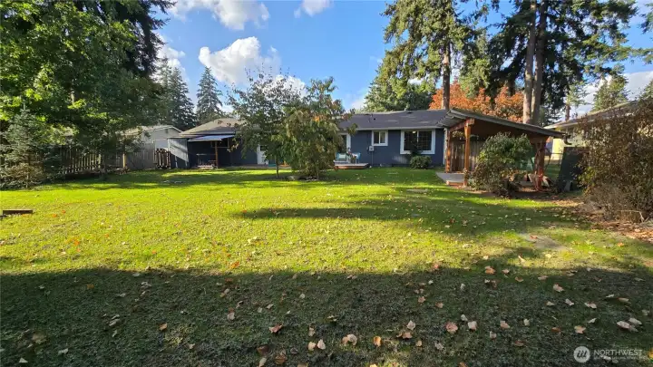Yard gets lots of afternoon sun!