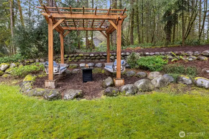 Private & peaceful brand new pergola