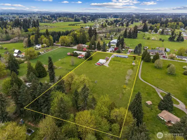 This property is near the Fir Tree parking lot access for the Chehalis Western Trail, a much-loved paved rail trail that runs about 22 miles and links a remarkable mix of natural scenery, open spaces and connected regional trail systems. It’s flat enough for casual riders and stroller walks, long enough for serious cyclists, and scenic enough to keep calling you back.