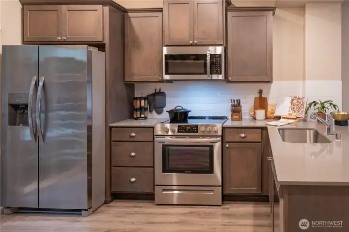 Kitchen w/ all stainless steel appliances