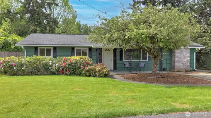 This charming exterior was repainted in 2025. This charming exterior was repainted in 2025.