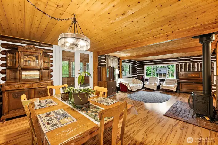 View to double door entry. Large open space. View to double door entry. Large open space.