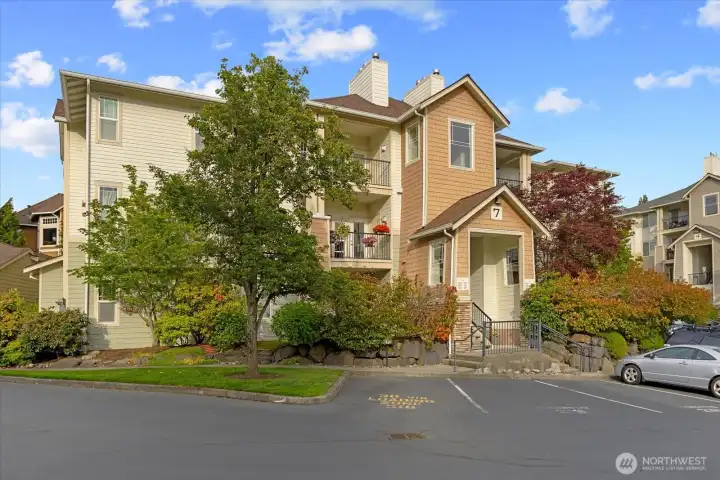 Welcome Home to Highwood Ridge.