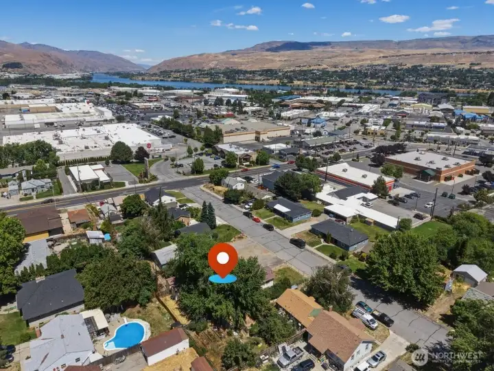 Situated in a convenient Wenatchee location close to shopping, dining, schools, parks, and everyday amenities Situated in a convenient Wenatchee location close to shopping, dining, schools, parks, and everyday amenities