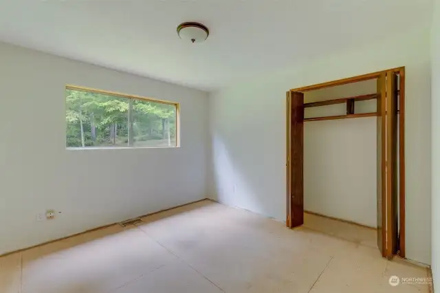 2nd bedroom