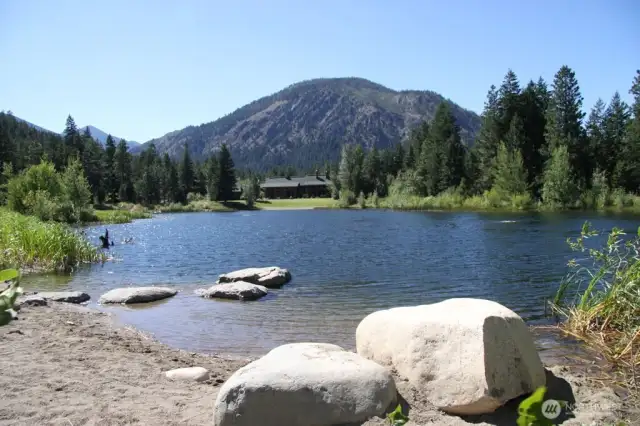Freestone Lake has a lakeside trail for community to walk, run or snow shoe around for out-the-door recreation!