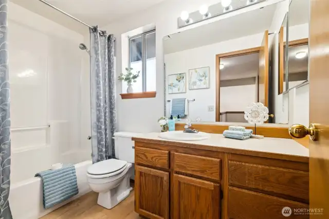 Upper hall bathroom