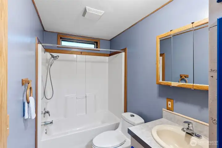 Shared Full Bathroom