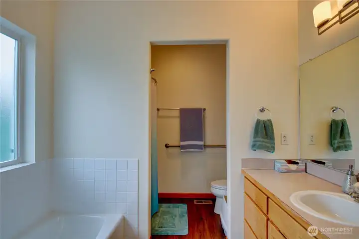 Full four piece bathroom