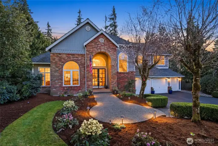 Options for seating on the front patio.