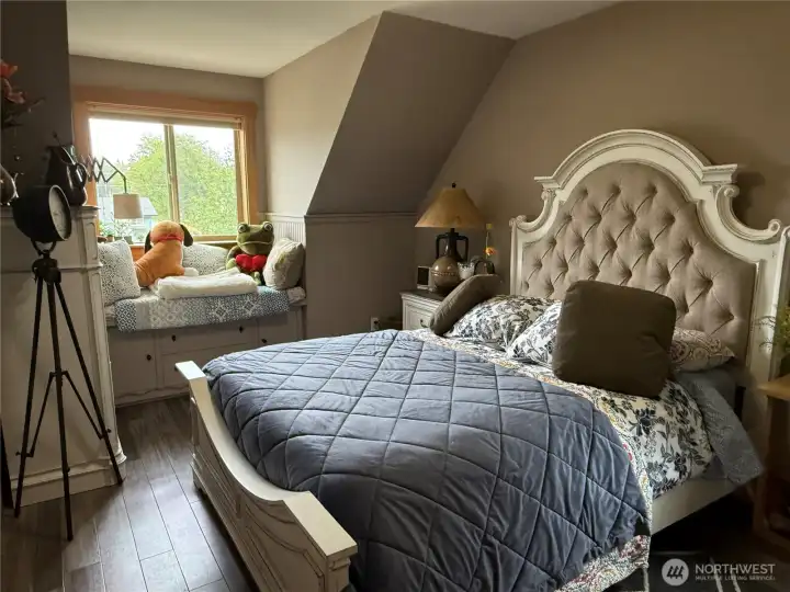 2nd bedroom upstairs