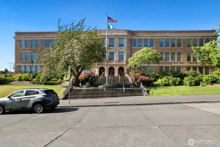 Blocks to parks, schools, shopping, dining & commuter access