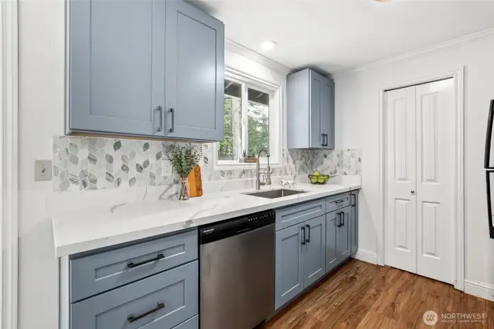 Kitchen with quartz countertops