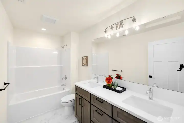 upstairs full bathroom upstairs full bathroom