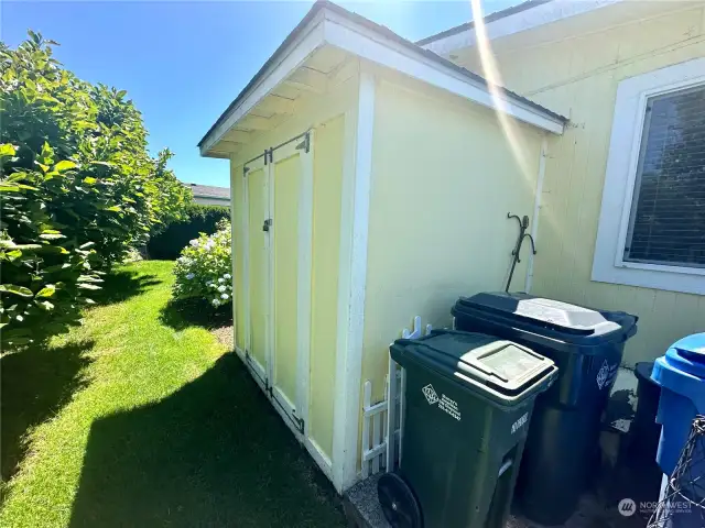 Storage shed behind home